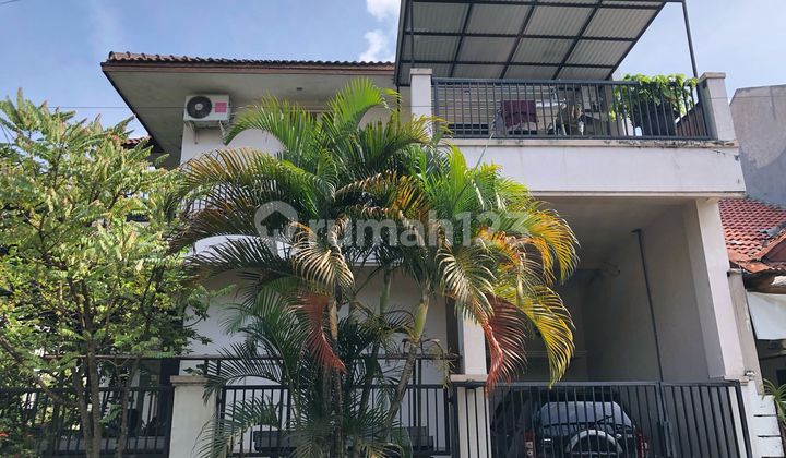 Ready-to-occupy Taman Pondok Indah home near Pakuwon Mall in West Surabaya.