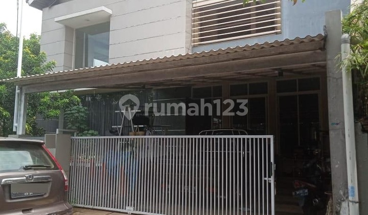 Rumah Deltasari Indah Waru Sidoarjo strategis 