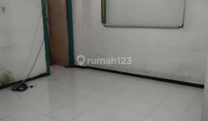 Ruko 3 Lantai Daerah Ngaglik Genteng Surabaya 2