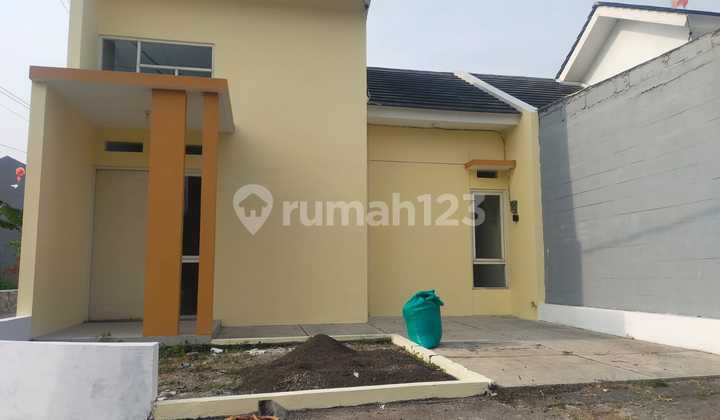 Minimalist ready-to-occupy house in Bababatan Jati Utara Sidoarjo. Minimalist ready-to-occupy house in Bababatan Jati Utara Sidoarjo.
