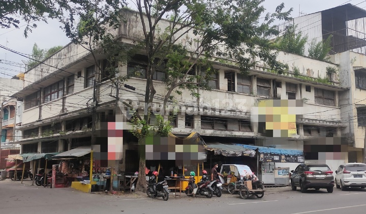 Gedung Tua Hook Luas Jl. Asia Sederetan Bank Bca Asia SHM 4