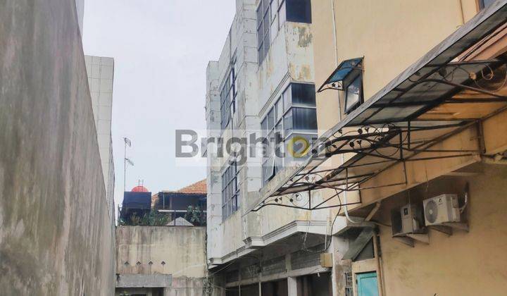 Investasi. 4 Ruko Gandeng + Tanah di Depan Nya, Jl. Gatot Subroto 1