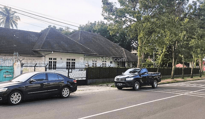 Hot Property. Rumah Luas Hook. Jl. Teuku Cikditiro. Kawasan Elite 2