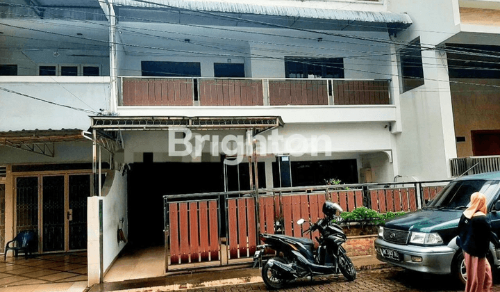 Rumah Lebar 8 M. Komplek Daerah Jl. Timor.dekat Mall Center Point 2