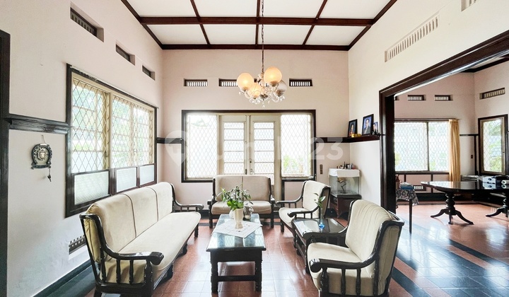 Land Area 2,000 M2. Cut Nyak Dien Street. Exclusive Location. 2