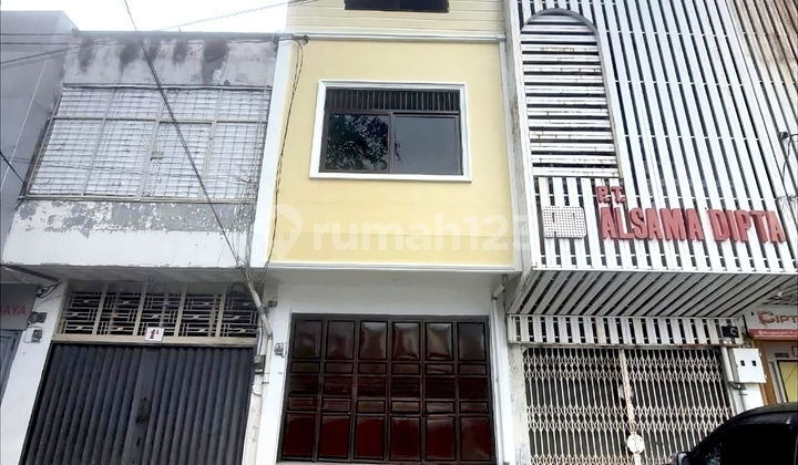 Mangkubumi Street Shop House (Opposite the Immigration Office) Strategic Location.