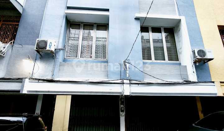 Row House. Brigadier General Katamso Street Complex. 50 Meters from Tomoro Coffee 2
