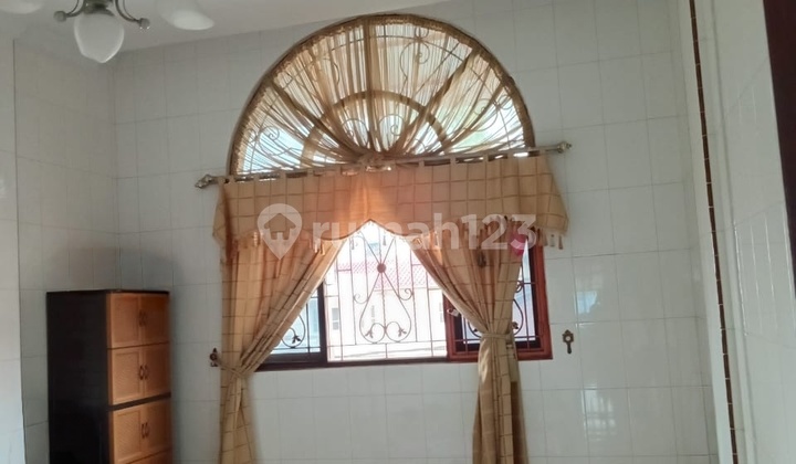 Shop House on Jl. Percut / HOS Cokroaminoto. City Center, Near Pajak Beruang. 2