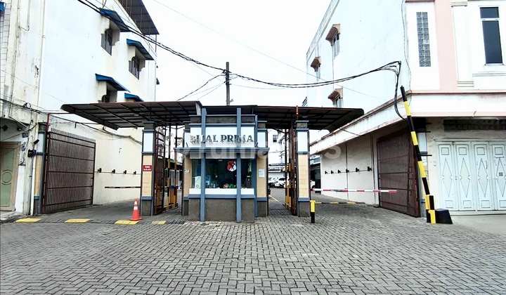 Bilal Prima Complex. Jl. Bilal. Krakatau. 24-Hour Security.