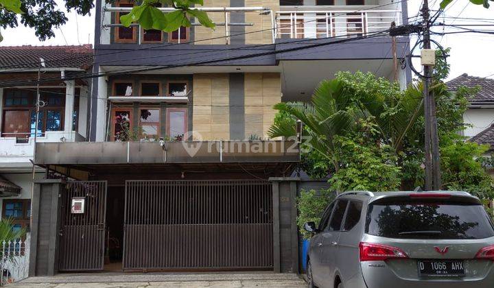 Dijual Cepat Rumah Mewah 3 Lantai Siap Huni Dekat Gedung Sate 1