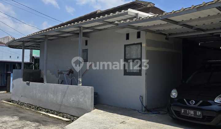 Minimalist 1-Story Ready-to-Occupy House Near Cipanas Tourist Area Minimalist 1-Story Ready-to-Occupy House Near Cipanas Tourist Area