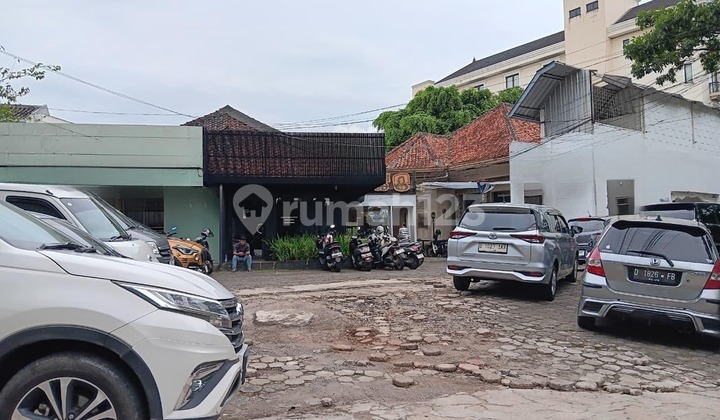 Commercial Space on Mainroad Setiabudi Best Price