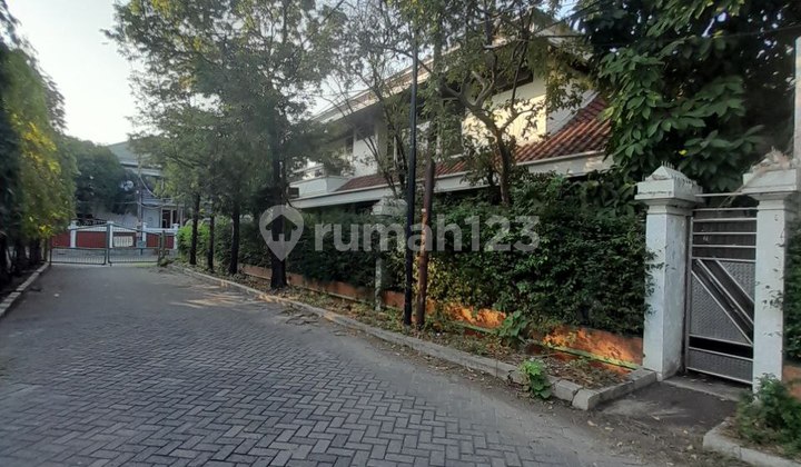 tampak depan dijual rumah puncak permai surabaya