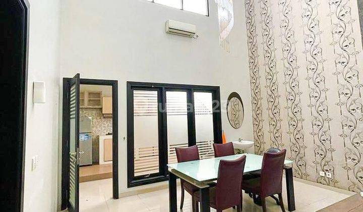 Dijual Rumah 2 Lantai di
Central Park Ahmad Yani, Surabaya 2