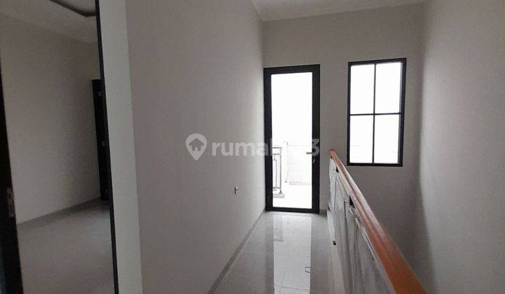 Jual Rumah 2 Lantai Baru di Mulyosari Utara! Harga nego! 2