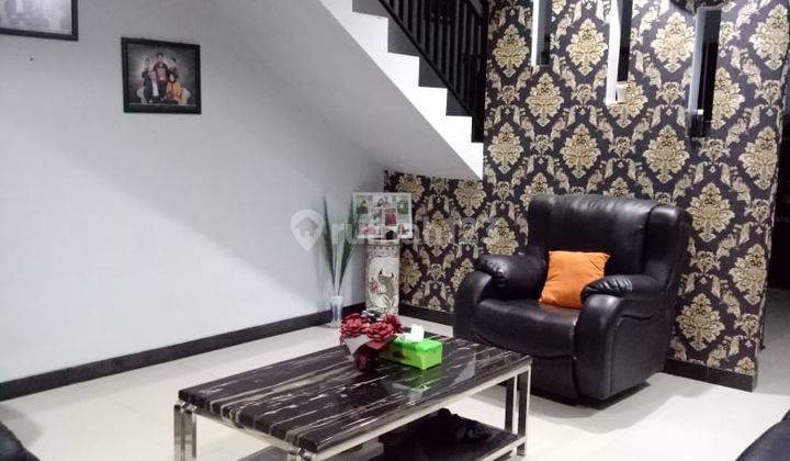 Rumah 3 Lantai Bagus Furnished SHM di Buana Taman Sari Klari 2