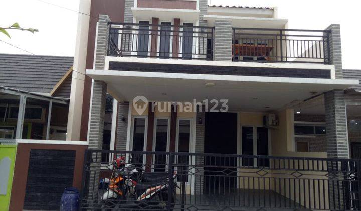 Rumah 3 Lantai Bagus Furnished SHM di Buana Taman Sari Klari 4