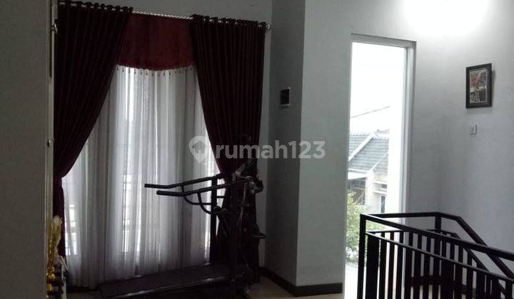 Rumah 3 Lantai Bagus Furnished SHM di Buana Taman Sari Klari 11