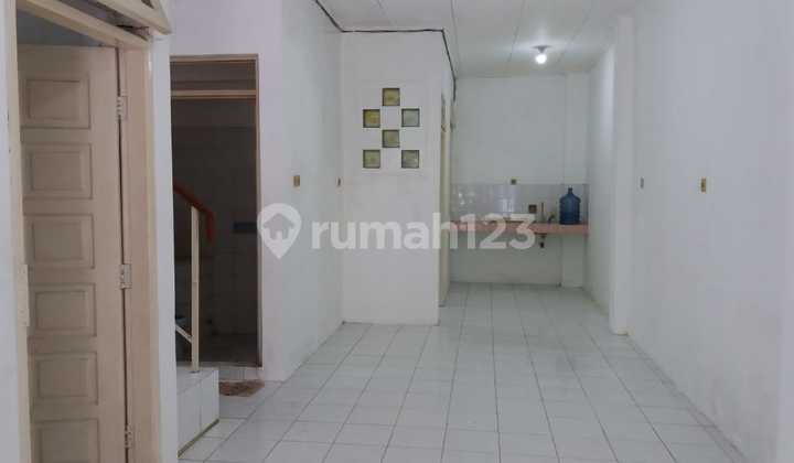 Disewakan Rumah 1,5 Lt, Rapi, Bebas Banjir, Row 2 mobil, BCS Disewakan Rumah 1,5 Lt, Rapi, Bebas Banjir, Row 2 mobil, BCS