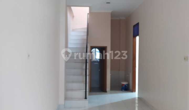 Disewakan Rumah Bagus 1,5 Lt, Row 2 mobil, Kelapa Gading 2