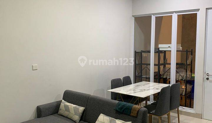 Rumah 2 Lantai Furnished di Cluster Yarra, Jgc, Jakarta Timur 1