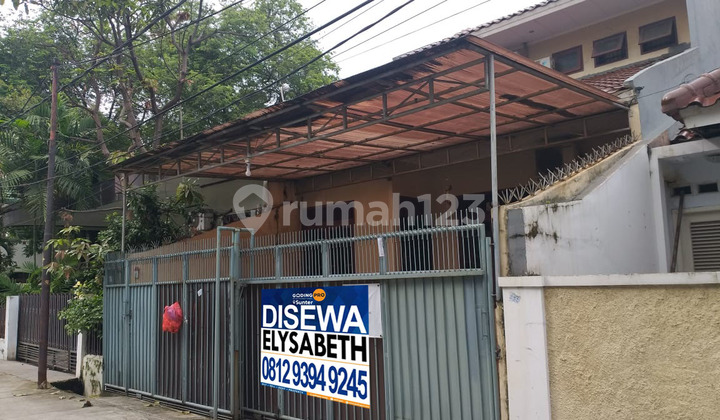 Disewakan Rumah 2 Lt, Bagus, Semi Furnish, Bebas Banjir, BCS