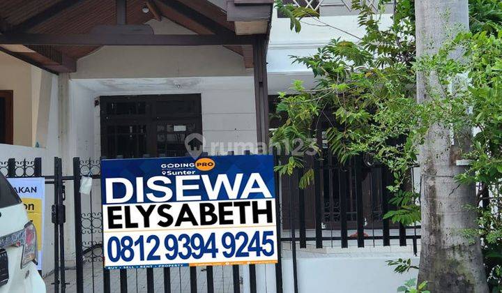 Disewakan Rumah 2 Lantai, Rapi, Row Jalan 3 Mobil, Janur Asri 1