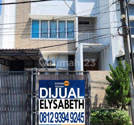 Dijual cepat rumah 2 lantai, full furnished, row jalan 3 mbl, kelapa gading 1