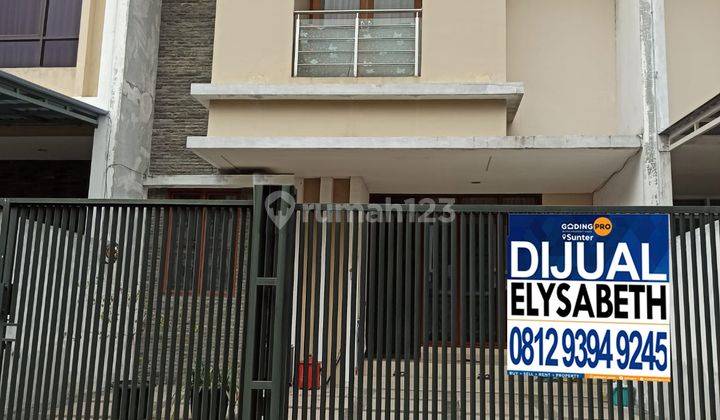 Rumah 2,5 Lantai, Bagus, Bebas Banjir, Semi Furnished, Kelapa Gading 1