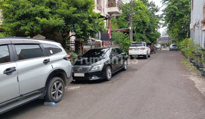 Dijual Rumah Hitung Tanah, Row 2 mbl, Bebas Banjir, Strategis, BCS Kelapa Gading 2