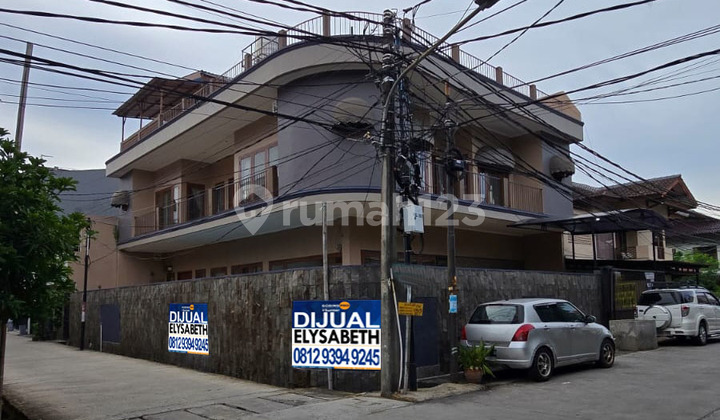 Disewakan Rumah Bagus, 2 lt, Kolam Renang, Row 3 Mobil, Kelapa Gading Disewakan Rumah Bagus, 2 lt, Kolam Renang, Row 3 Mobil, Kelapa Gading