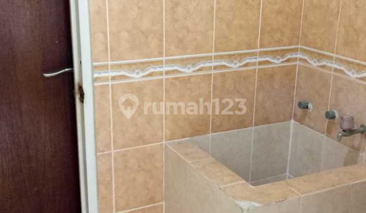 For Rent: 1.5-Story House, 3-Car Row, Flood-Free, Behind Kelapa Gading Mall 2