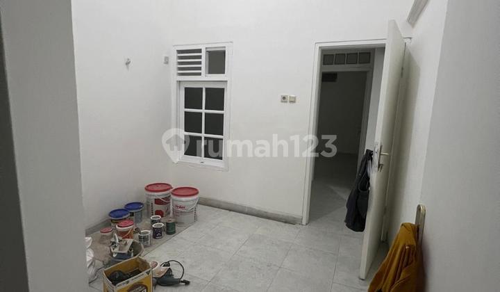 Disewakan Cepat Rumah 1,5 Lt, Rapi, Baru Renov, Jalanan 2 Mbl, Kelapa Gading