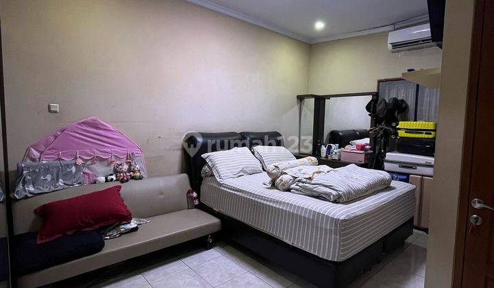 Jual Segera Rumah Semi Furnished, 1,5 Lantai, Jalan 2 mobil, Dekat Kelapa Gading 2