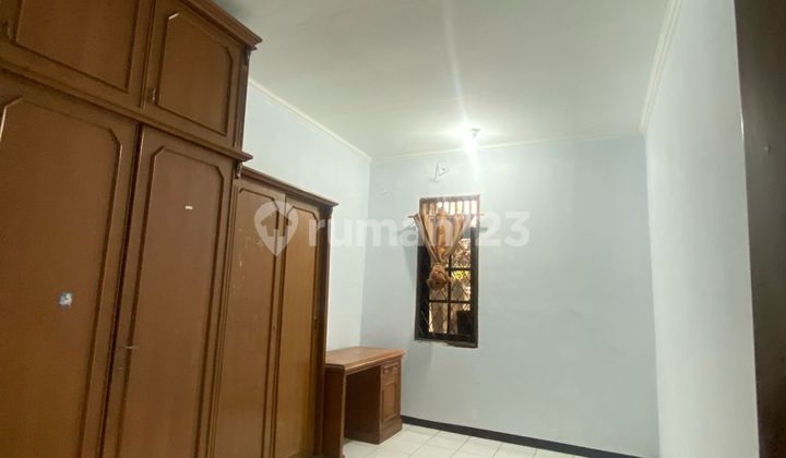 Disewakan Rumah Hook, Bebas Banjir, 2 Lt, Row Jalan 3 Mbl, Bcs Kelapa Gading 2