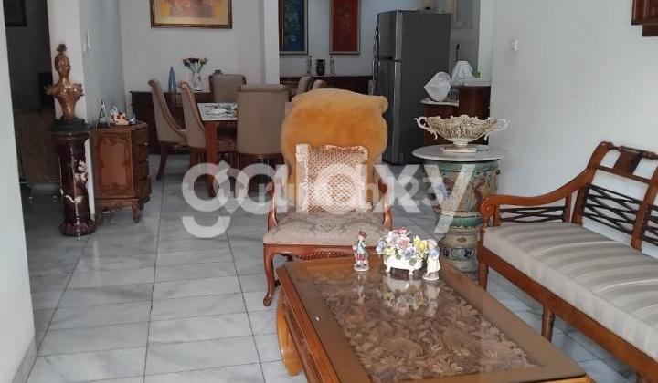 Ready-to-Occupy House in Intercon Kebon Jeruk 2