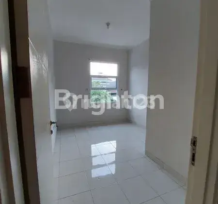 Rumah Cluster Azalea Gading Serpong Strategis 4