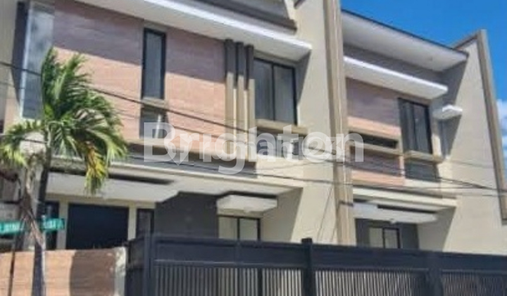 Corner House, Unit B, Single Gate, in Sutorejo Mulyosari, Bhaskara