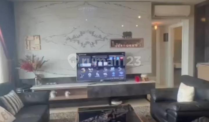 VOILA CIPUTRA WORLD LUX PRIVATE LIFT  LANTAI 26 FULL FURNISH 2 BR TERBAIK SE SURABAYA