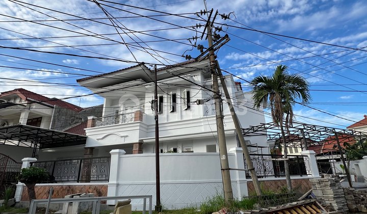 New Corner House Fully Renovated Mulyosari Surabaya Semi Furnished