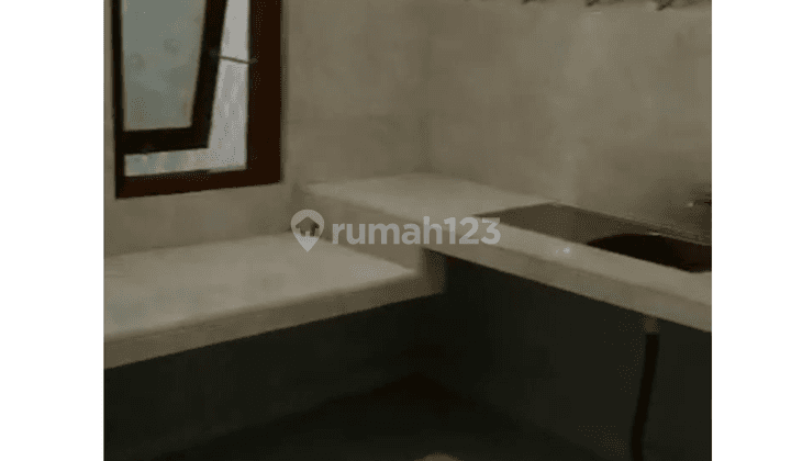 Rumah Luas Nyaman Siap Huni Lokasi Strategis Dekat Tol Klodran  5