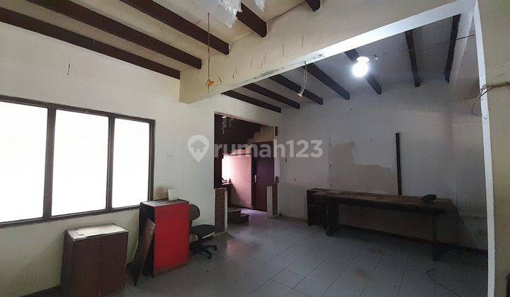 Bangunan ex Resto/Caf&#xe9; di Jl. Dr. Djundjunan, Pasteur 2