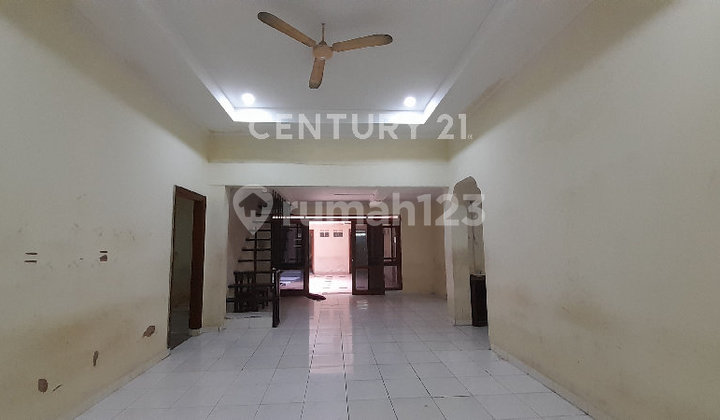 Business Space on Jl Cilaki in a Busy Area, Suitable for Office / Culinary