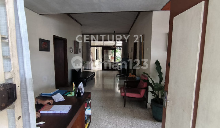 Asri 1-Story House on Two-Way Pajajaran Main Road