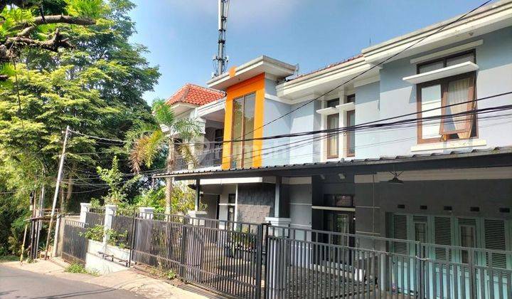 Rumah Lux Klasik di Cigadung Bandung 1