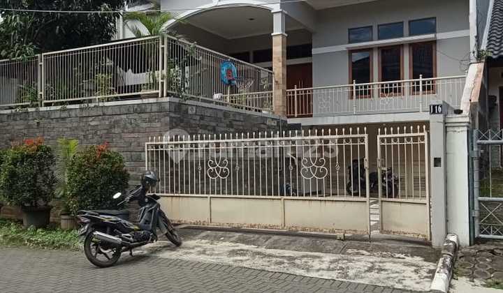 Rumah Bagus Terawat di Komplek Pondok Hijau 