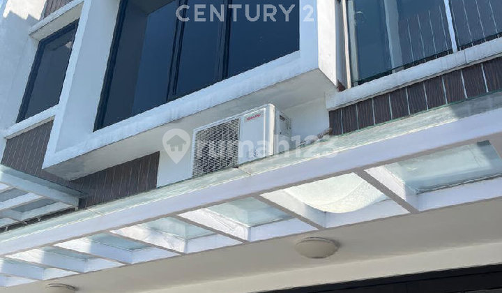 Luxury House at Buahbatu Square Bandung.