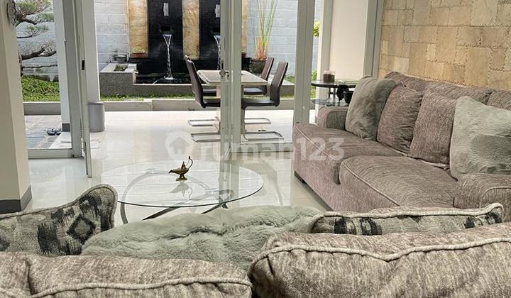 Rumah Cantik 2 Lantai di Sayap Arcamanik Bandung Rumah Cantik 2 Lantai di Sayap Arcamanik Bandung