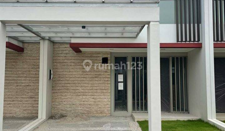 Rumah Baru Furnished SHM di Pantai Indah Kapuk, Jakarta Utara 1