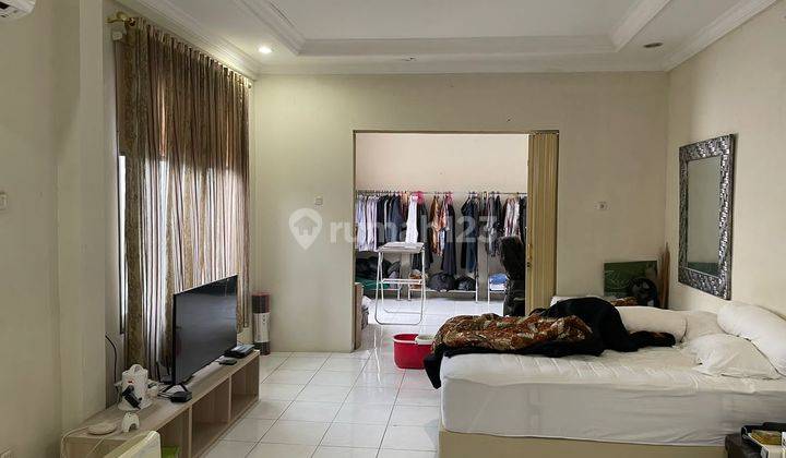 Rumah Baru Furnished SHM di Pantai Indah Kapuk, Jakarta Utara 2